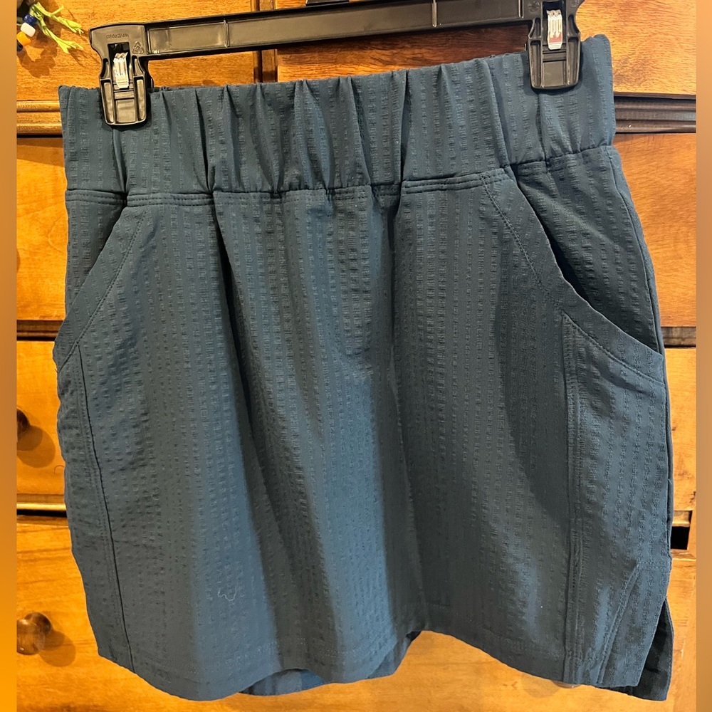 Title nine Mini Skirt Blue Textured Size Small EUC